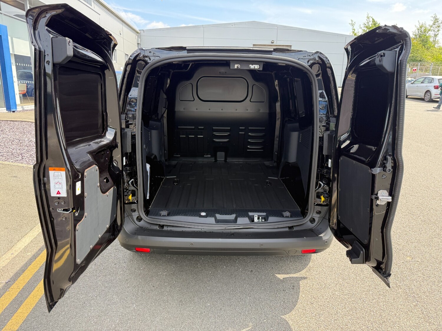 Used Ford Transit Courier for sale - 76622956: Photo 21