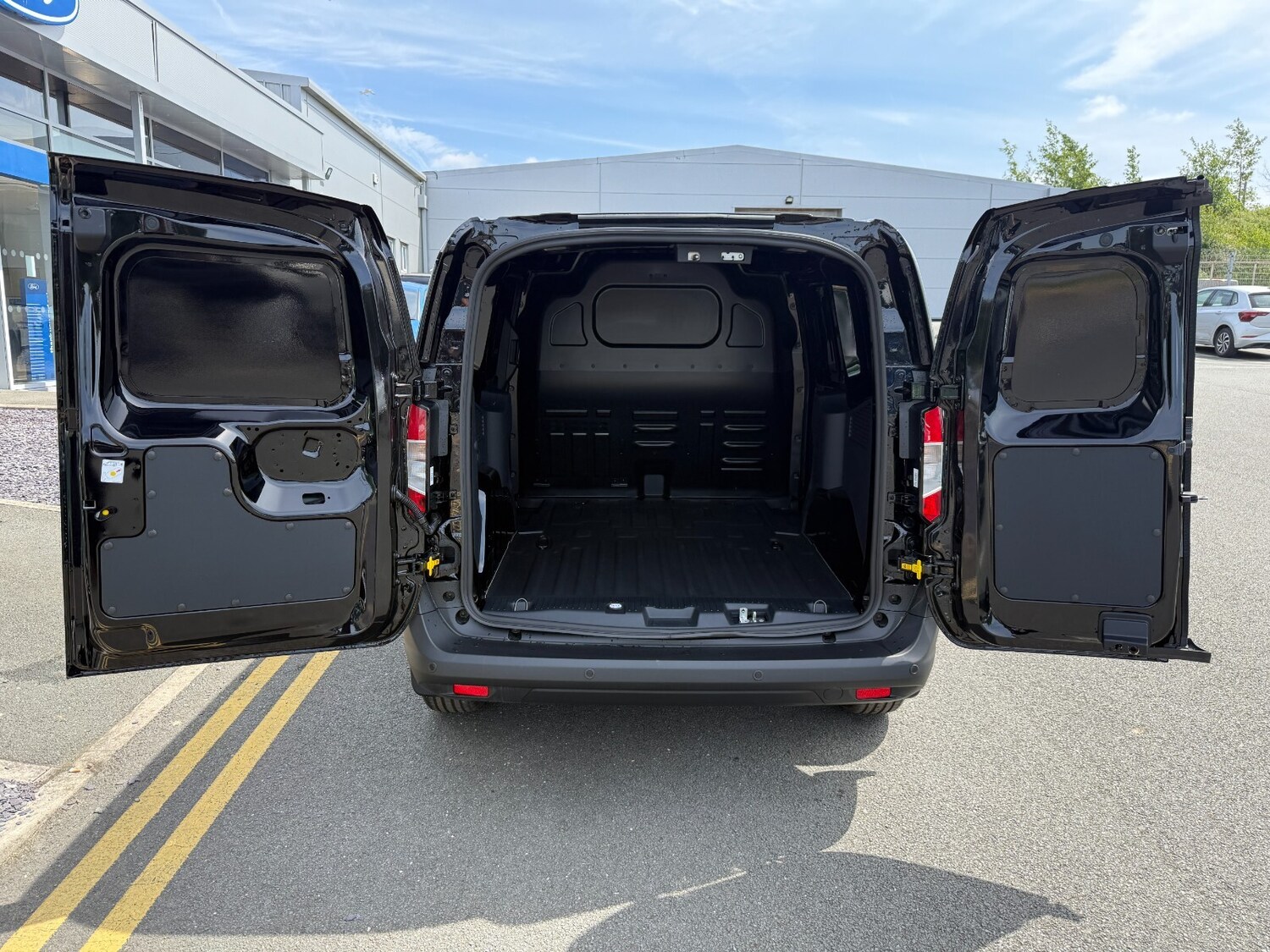 Used Ford Transit Courier for sale - 76622956: Photo 22