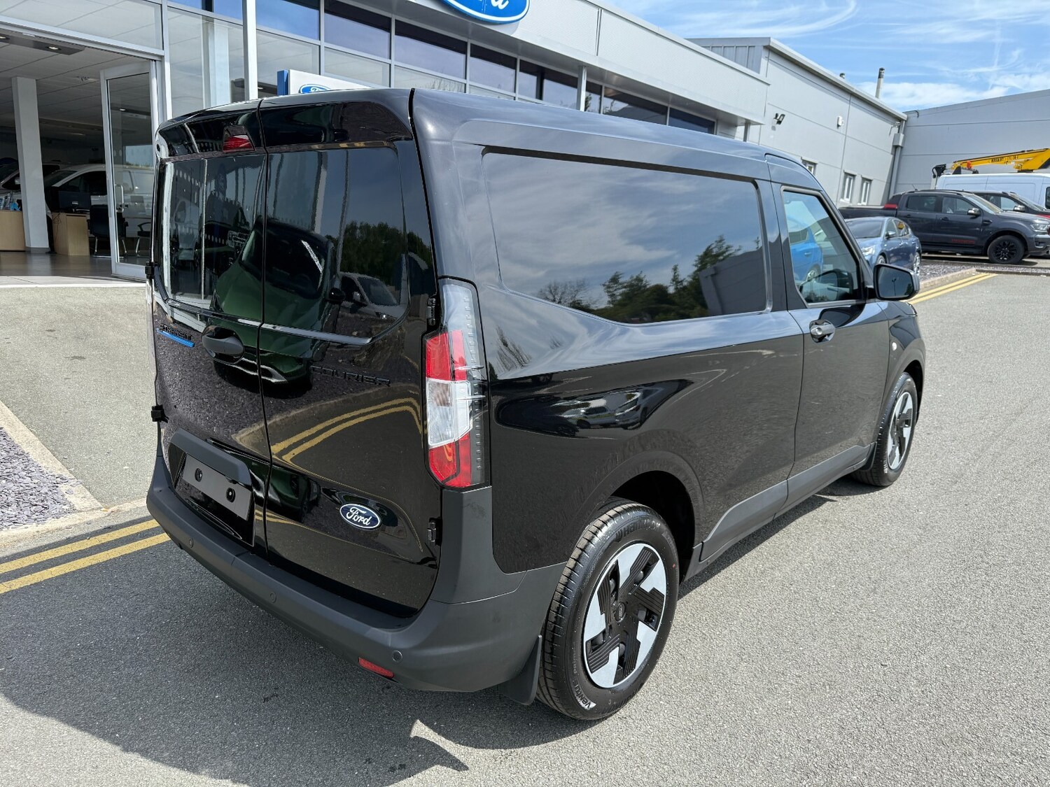 Used Ford Transit Courier for sale - 76622956: Photo 24
