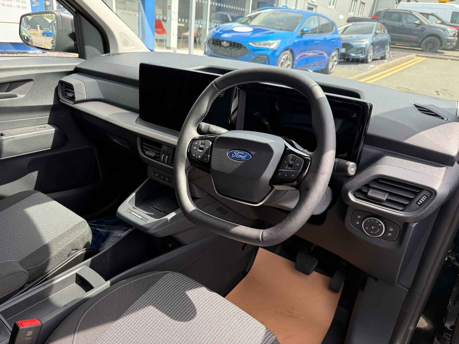 Used Ford Transit Courier for sale - 76622956: Photo 27