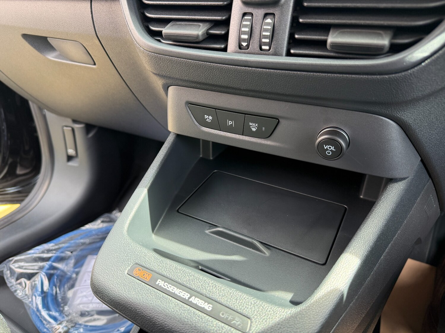 Used Ford Transit Courier for sale - 76622956: Photo 43