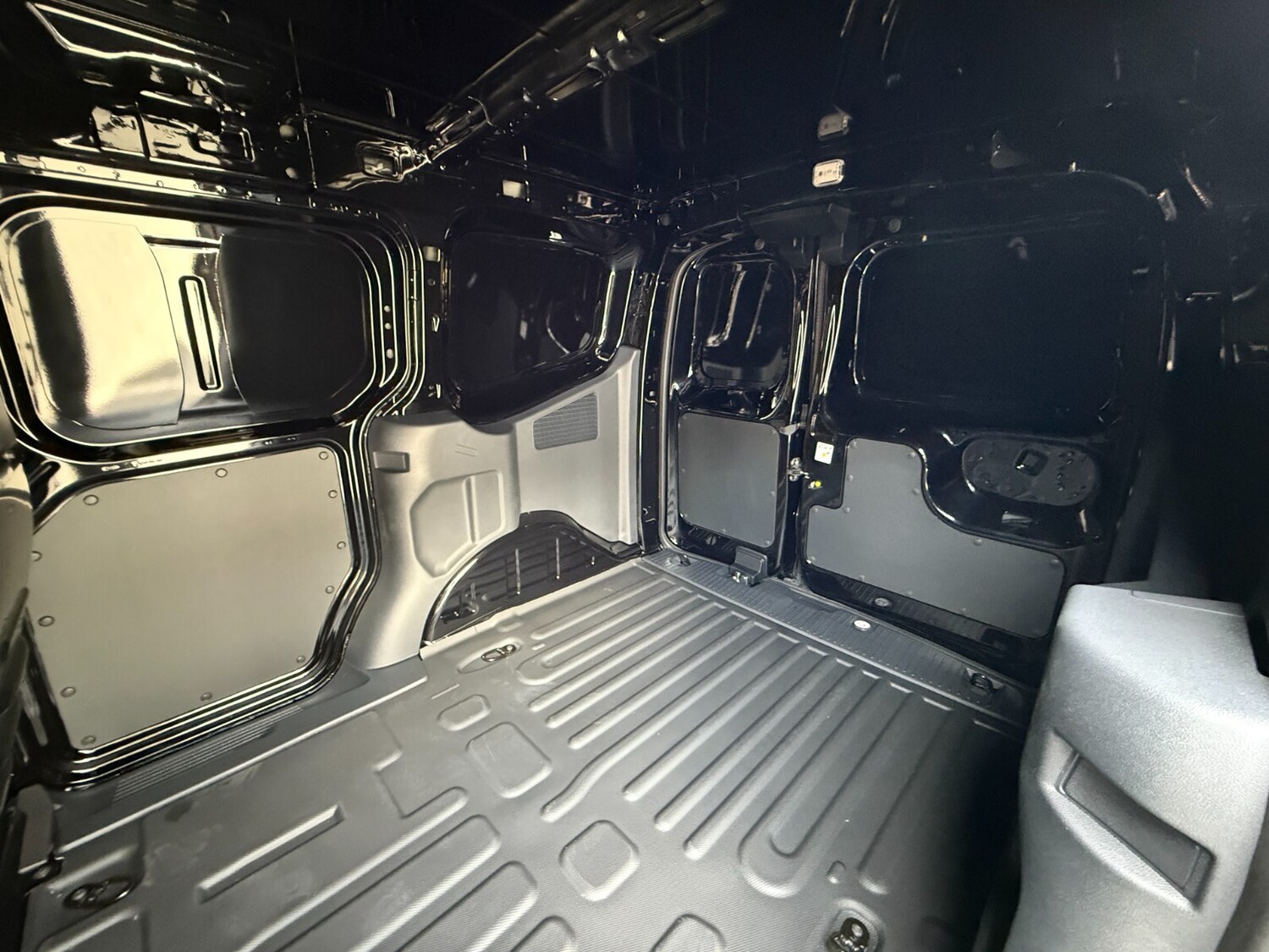 Used Ford Transit Courier for sale - 76622956: Photo 7