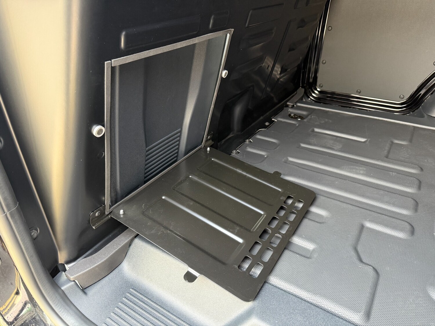 Used Ford Transit Courier for sale - 76622956: Photo 9