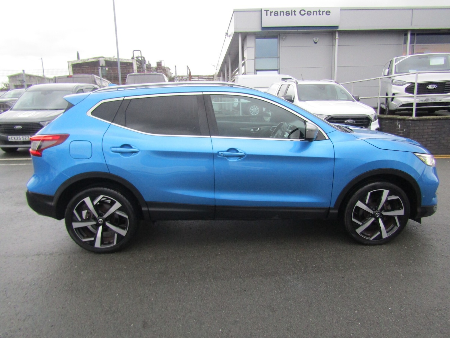 Used Nissan Qashqai 2017 for sale - 76487335: Photo 2