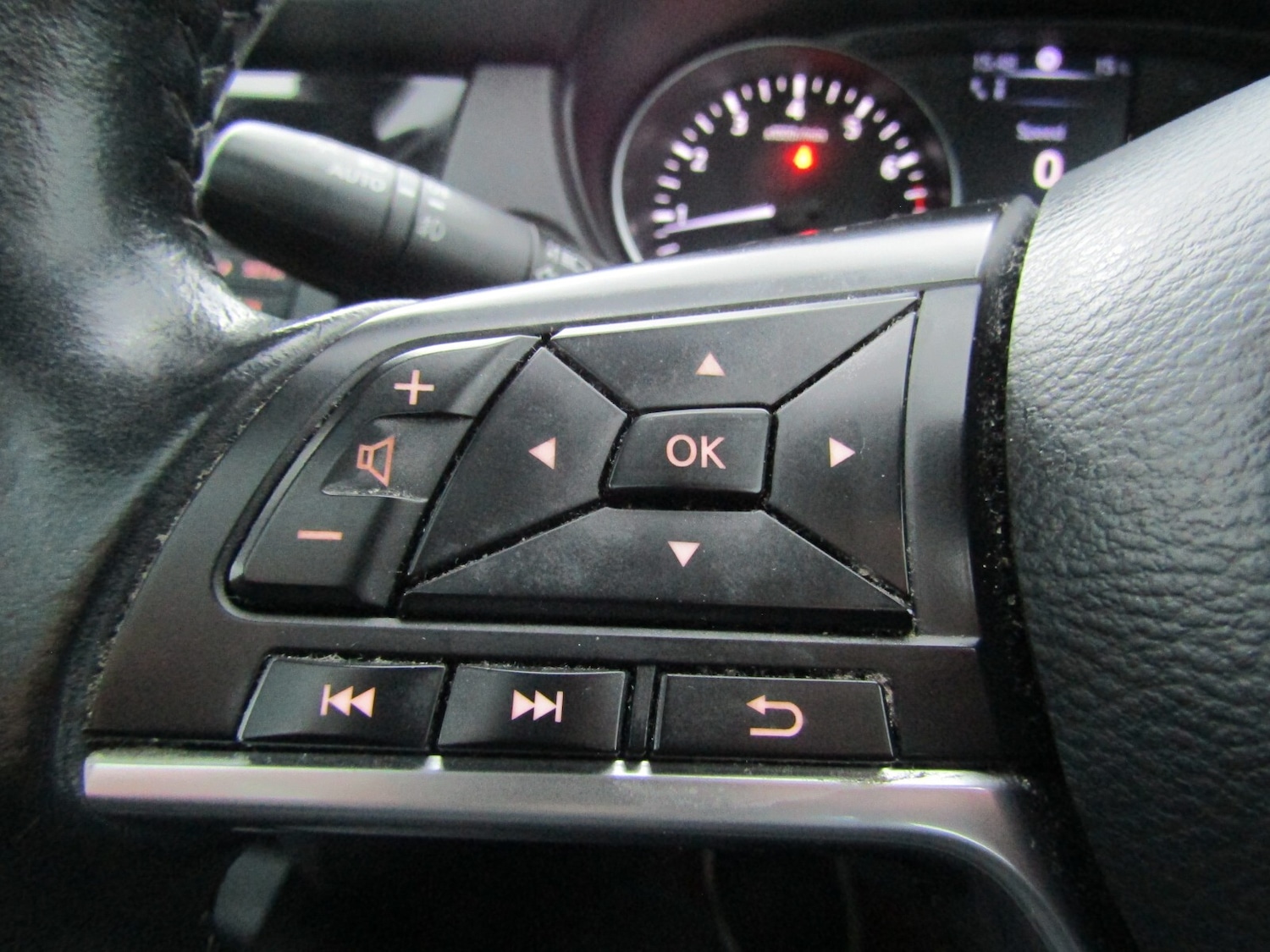 Used Nissan Qashqai 2017 for sale - 76487335: Photo 28