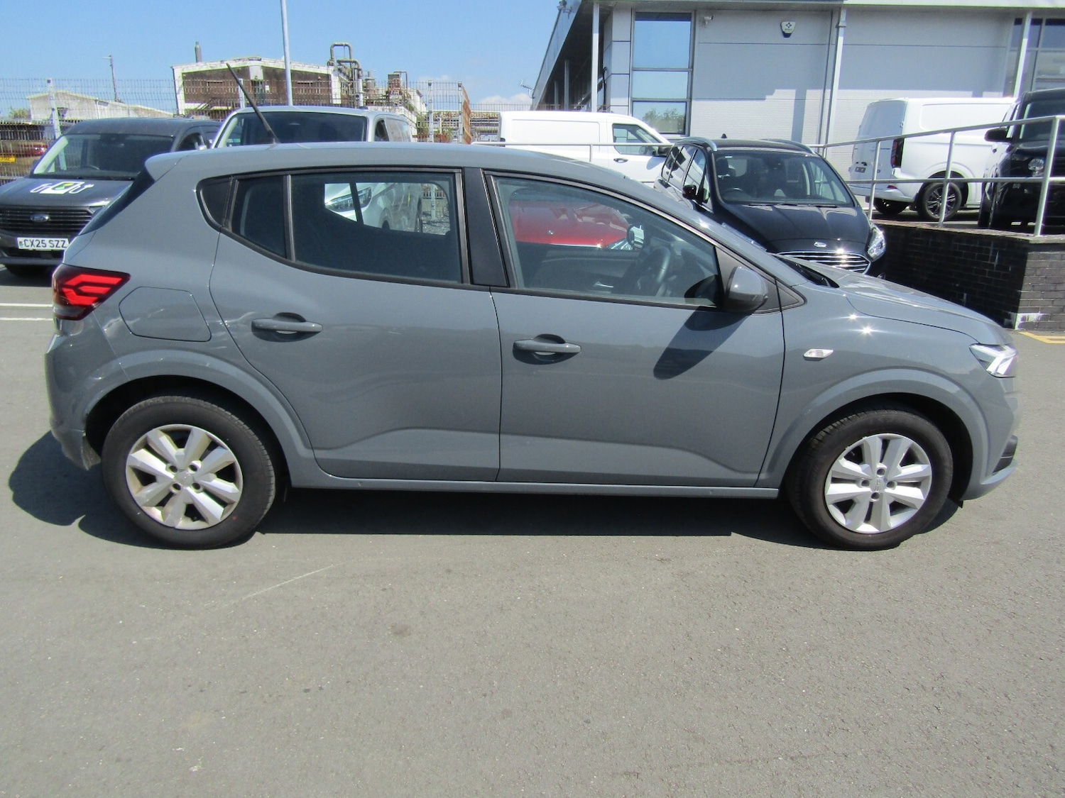 Used Dacia Sandero 2023 for sale - 77010317: Photo 2