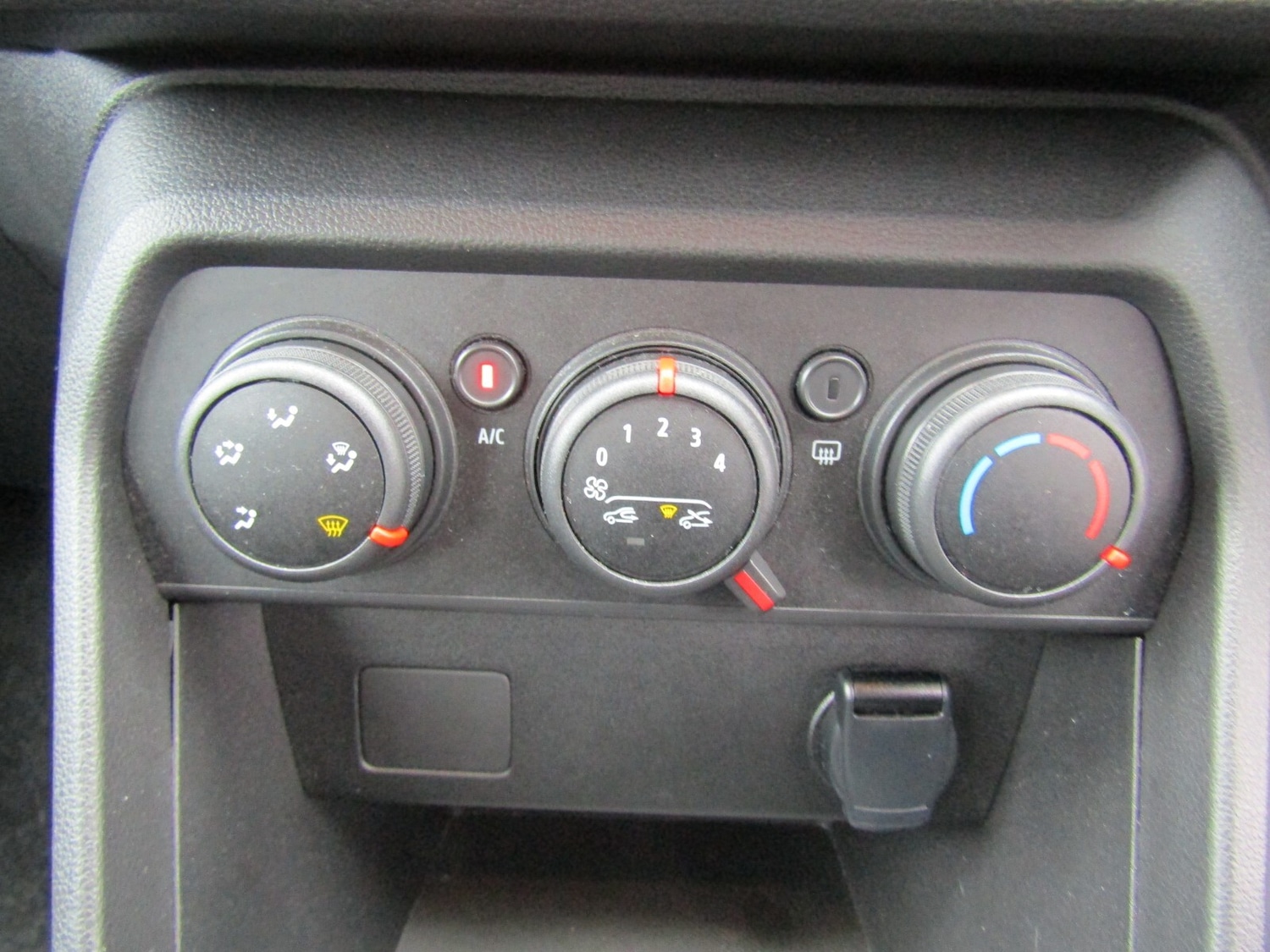 Used Dacia Sandero 2023 for sale - 77198175: Photo 19