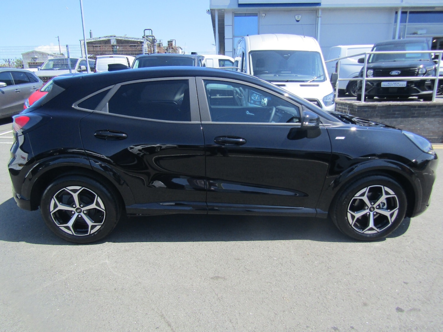 Used Ford Puma 2024 for sale - 76276279: Photo 2
