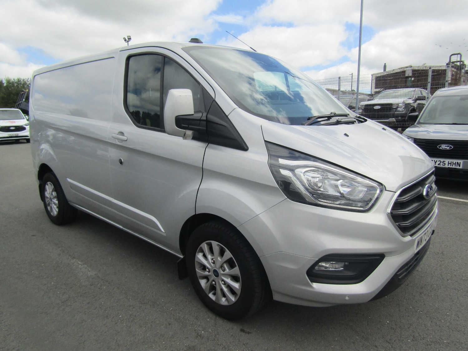 Used Ford Transit Custom 2023 for sale - 76276856: Photo 1