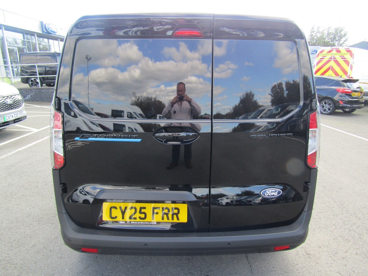 Used Ford Transit Courier 2025 for sale - 76276227: Photo 4