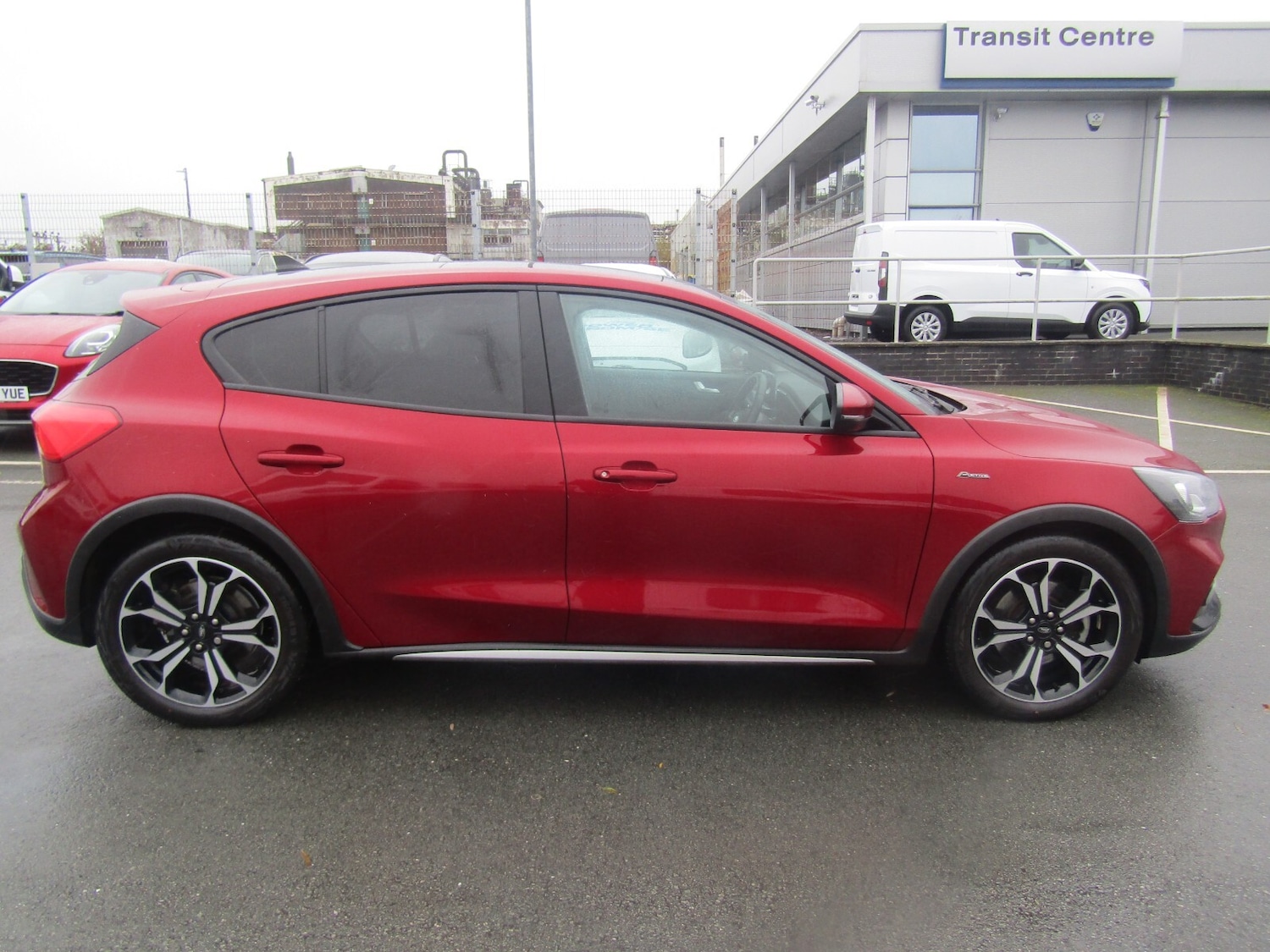 Used Ford Focus 2020 for sale - 76452329: Photo 2