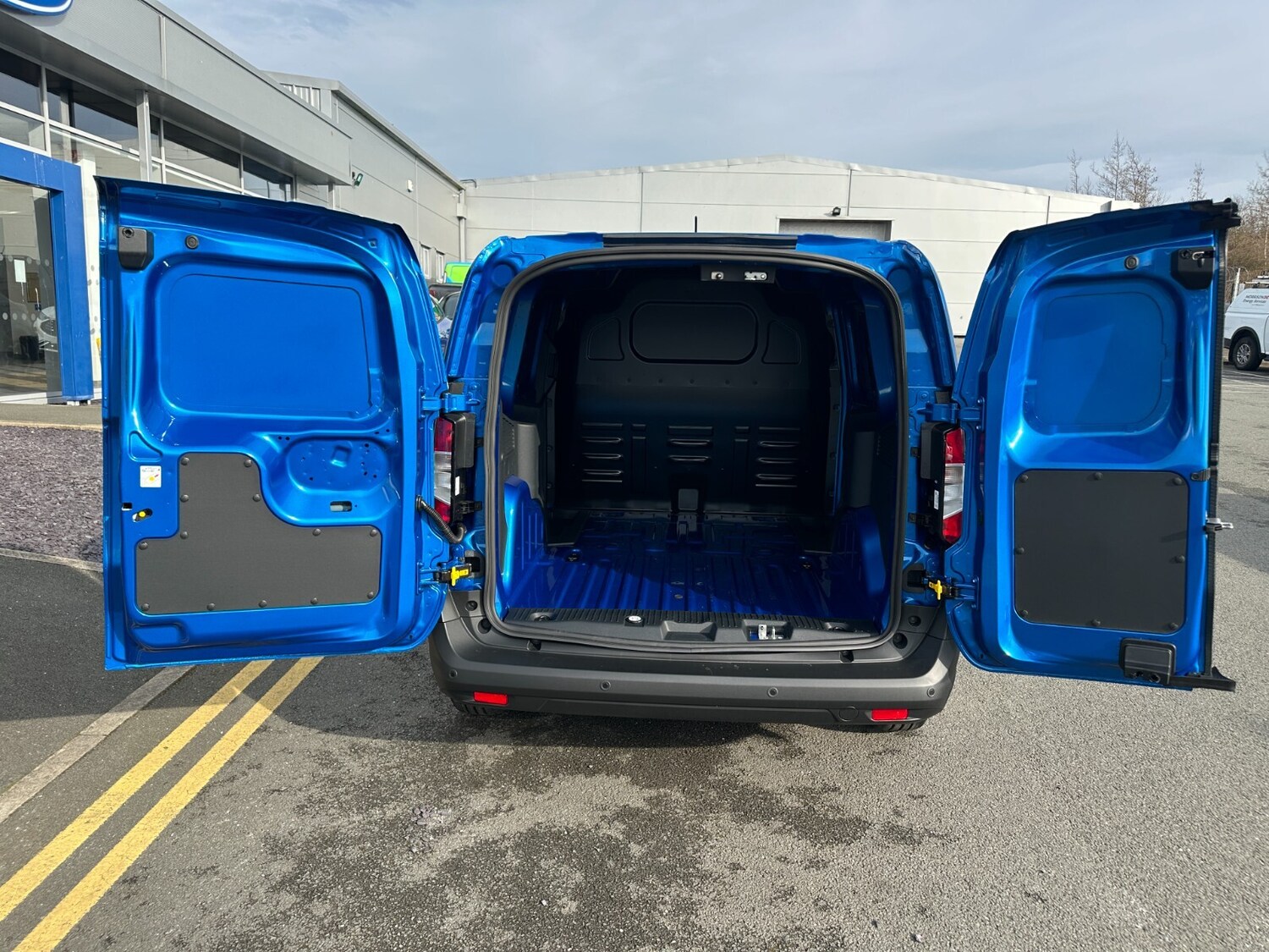 Used Ford Transit Courier for sale - 76622951: Photo 15