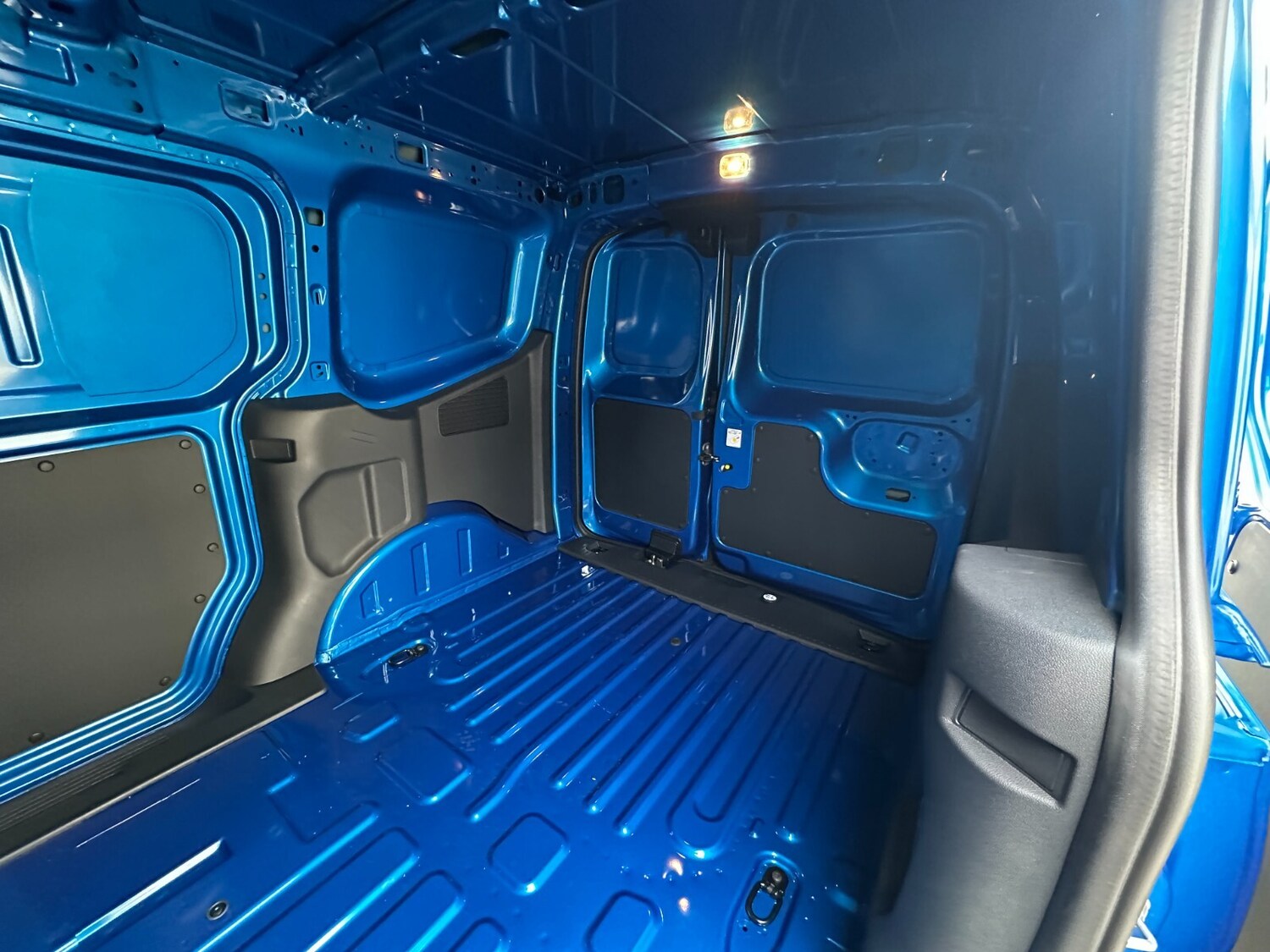 Used Ford Transit Courier for sale - 76622951: Photo 7