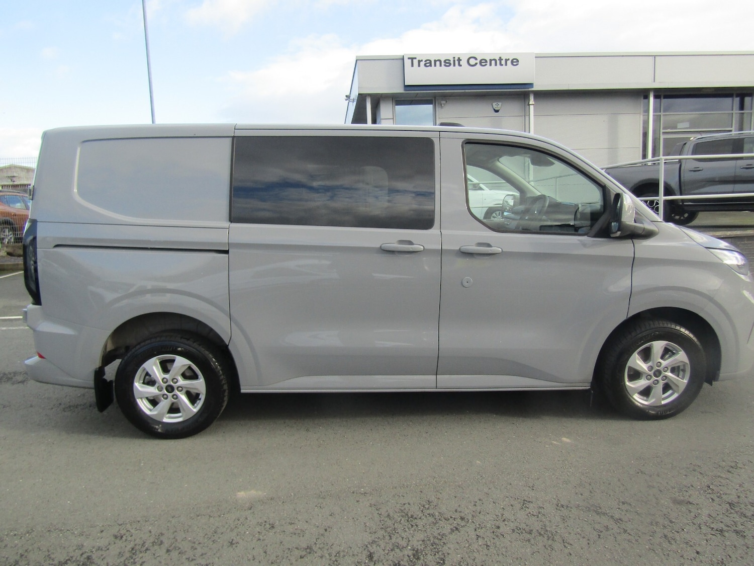 Used Ford Transit Custom 2025 for sale - 76366604: Photo 2