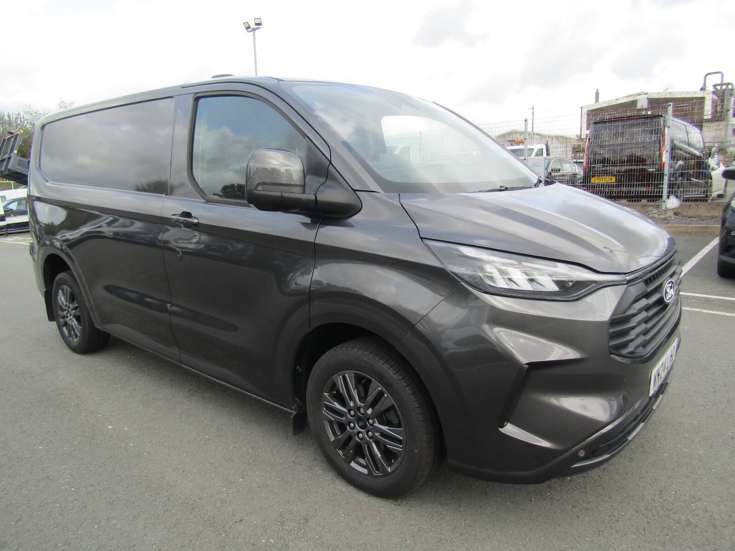 Used Ford Transit Custom 2024 for sale - 76276223: Photo 1