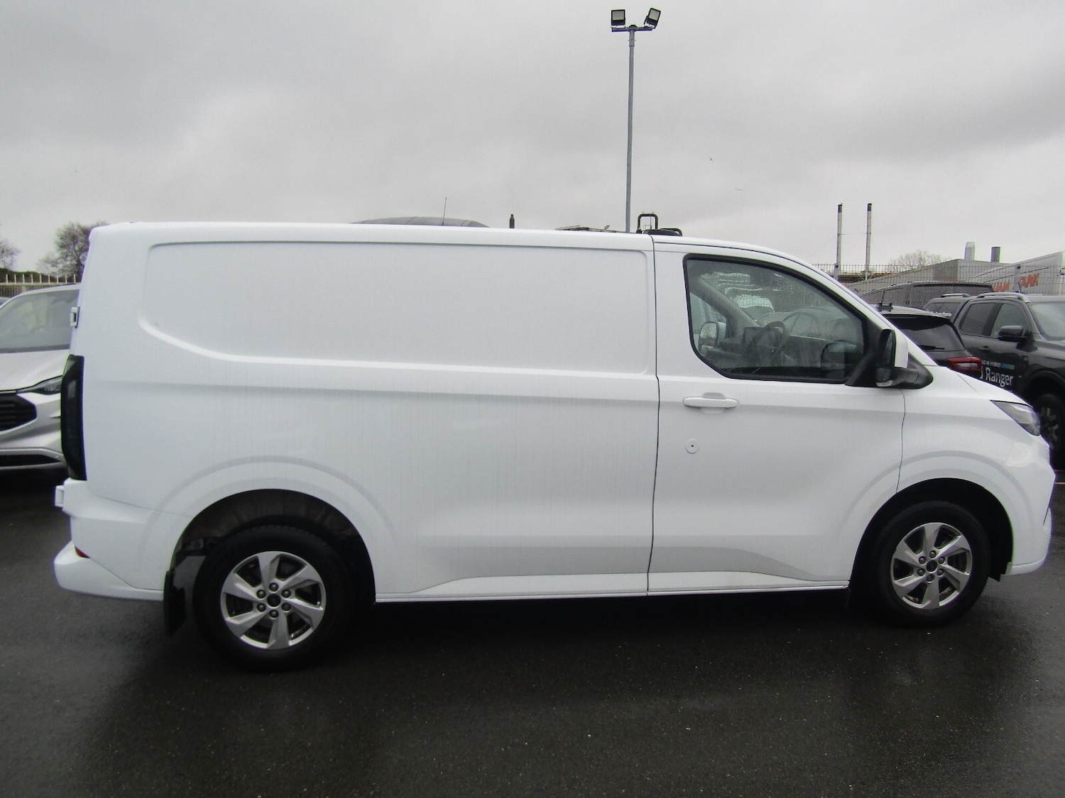 Used Ford Transit Custom 2024 for sale - 77855647: Photo 2