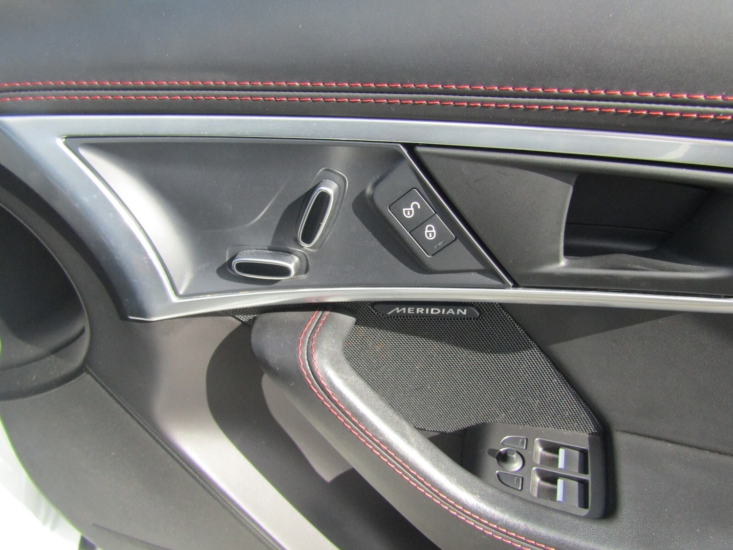 Used Jaguar F-Type 2019 for sale - 76276753: Photo 23