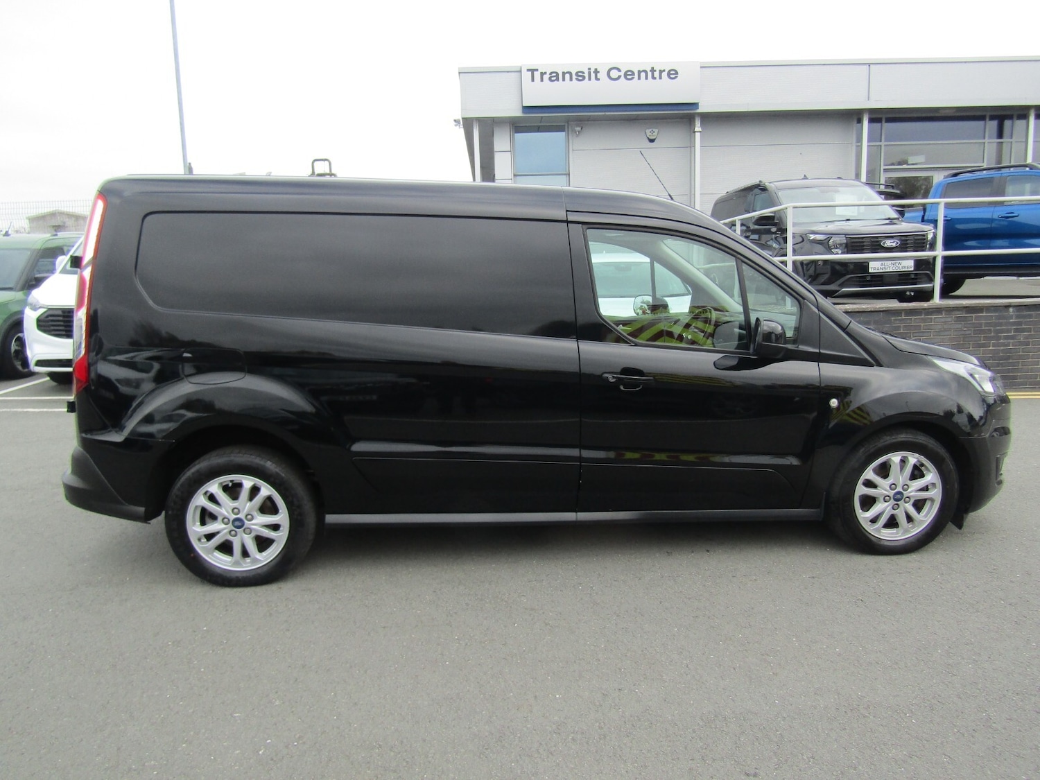 Used Ford Transit Connect 2023 for sale - 77261528: Photo 2