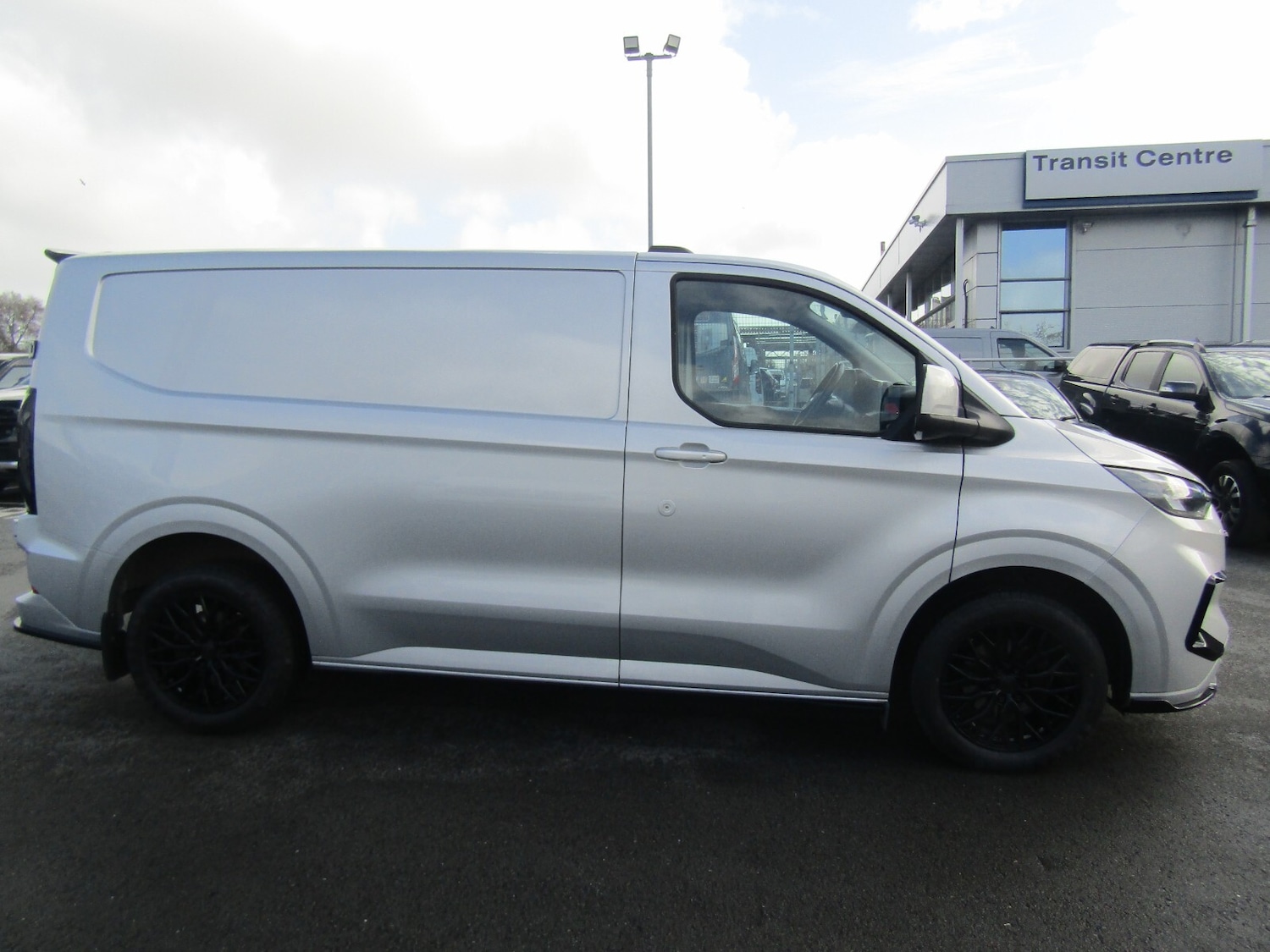 Used Ford Transit Custom 2024 for sale - 78041948: Photo 2