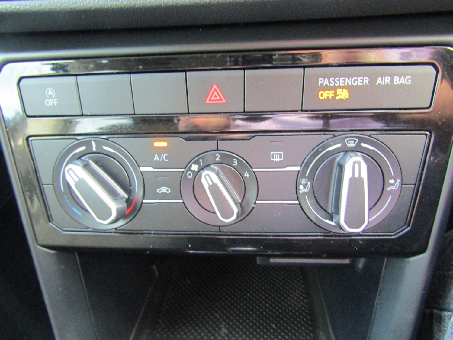 Used Volkswagen T-Cross 2020 for sale - 76321975: Photo 18