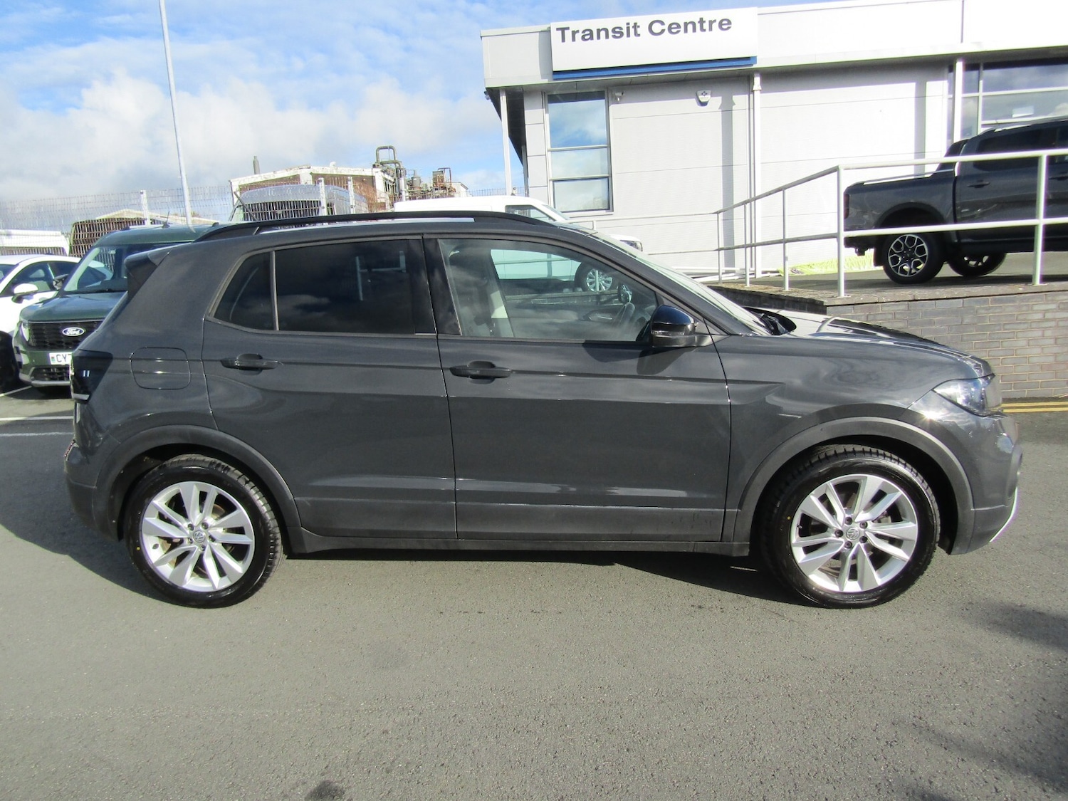 Used Volkswagen T-Cross 2020 for sale - 76321975: Photo 2