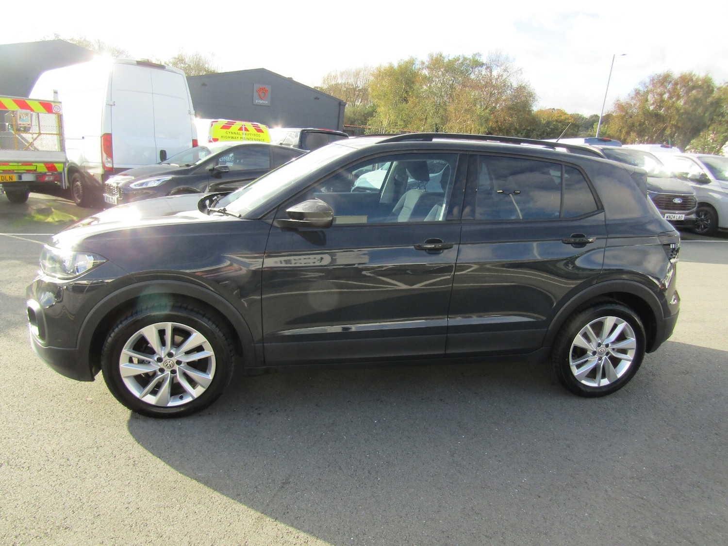Used Volkswagen T-Cross 2020 for sale - 76321975: Photo 4