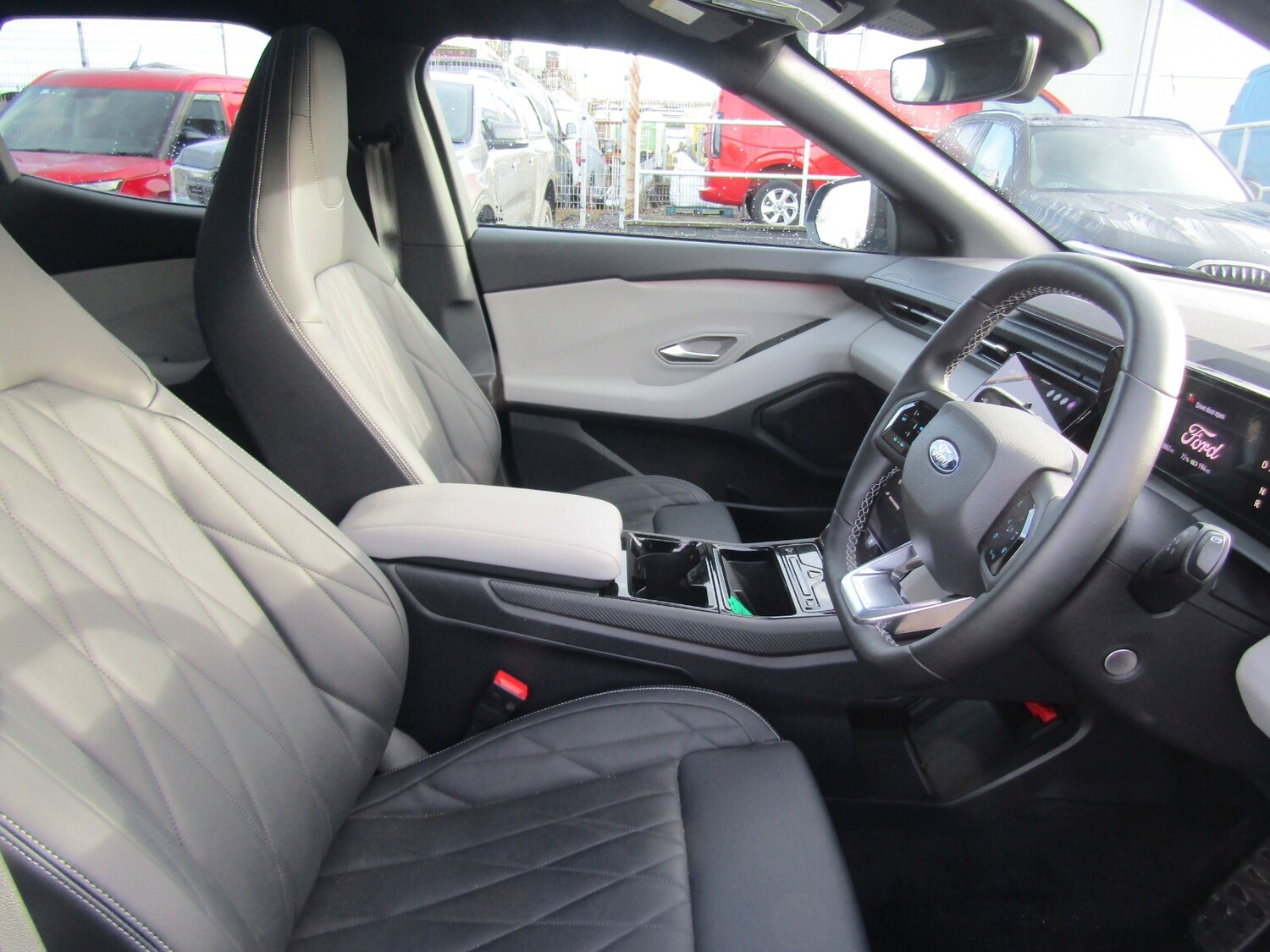 Used Ford Explorer 2024 for sale - 76276244: Photo 22