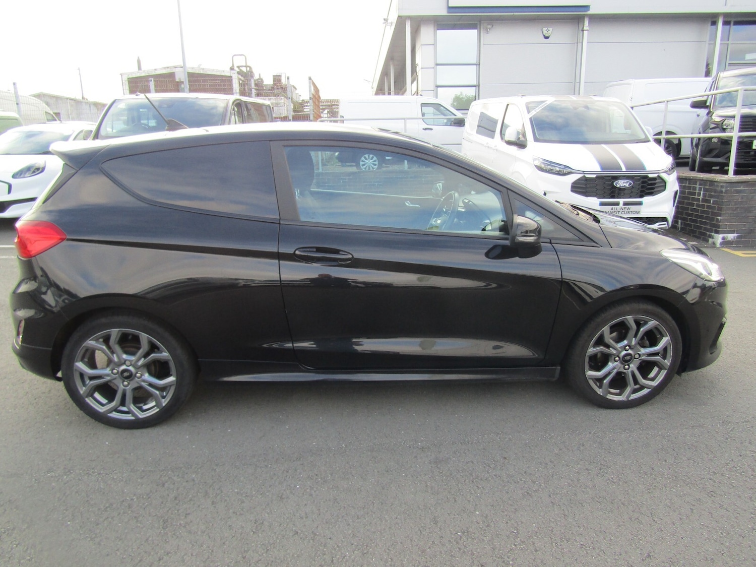 Used Ford Fiesta 2020 for sale - 76276247: Photo 2