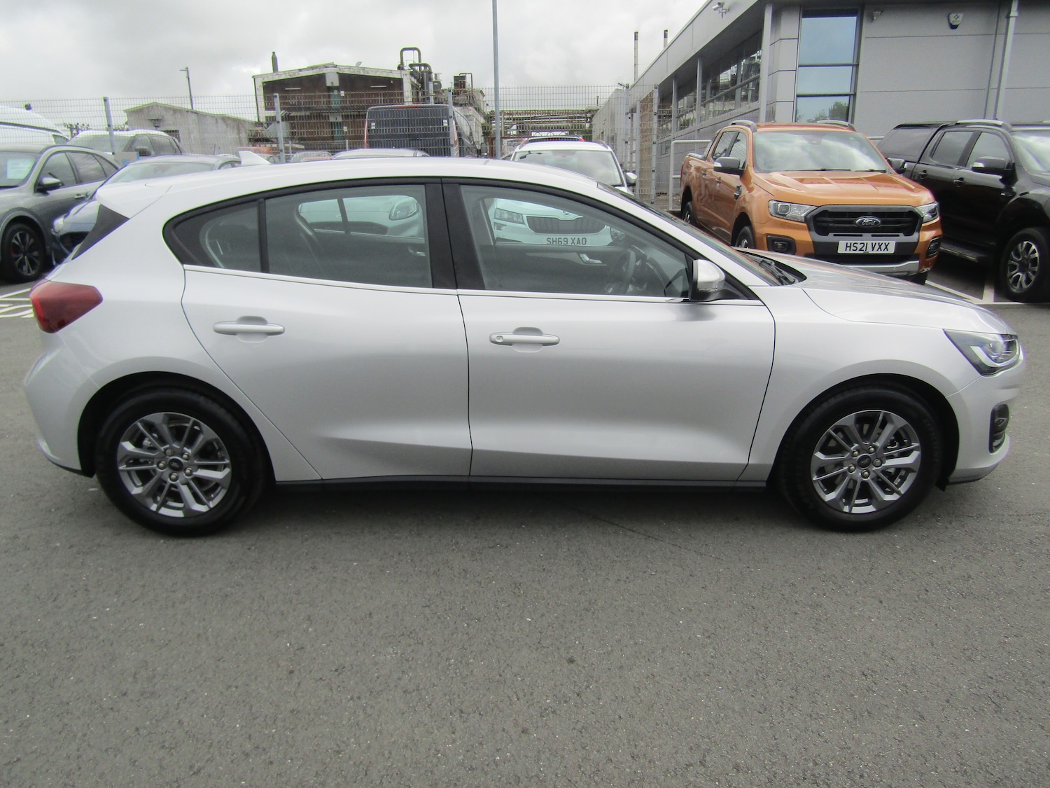 Used Ford Focus 2023 for sale - 76533818: Photo 2