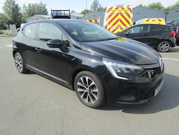 Used Renault Clio 2021 for sale - 76276398: Photo