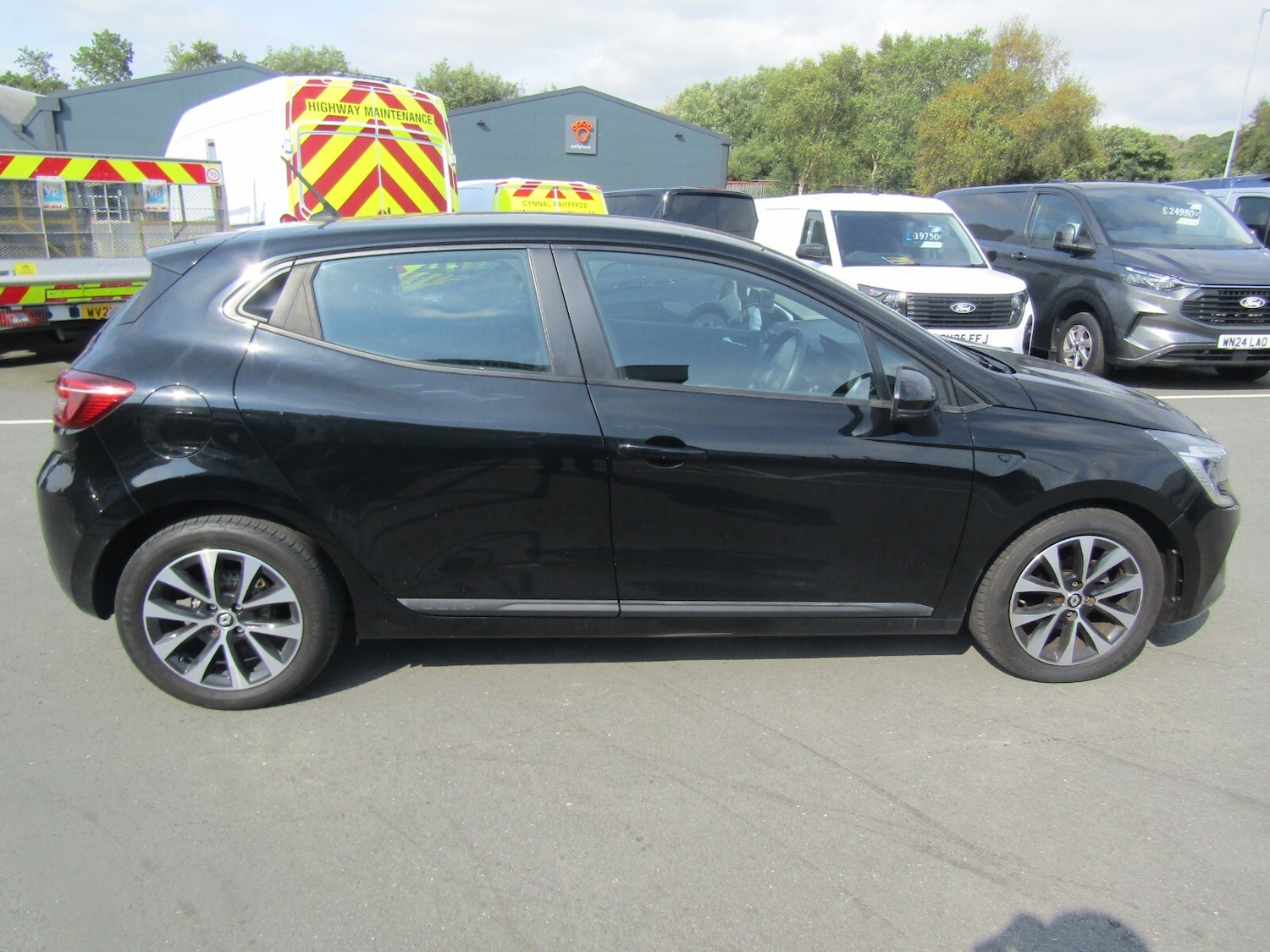 Used Renault Clio 2021 for sale - 76276398: Photo 2