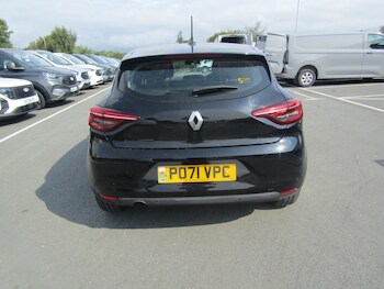 Used Renault Clio 2021 for sale - 76276398: Photo