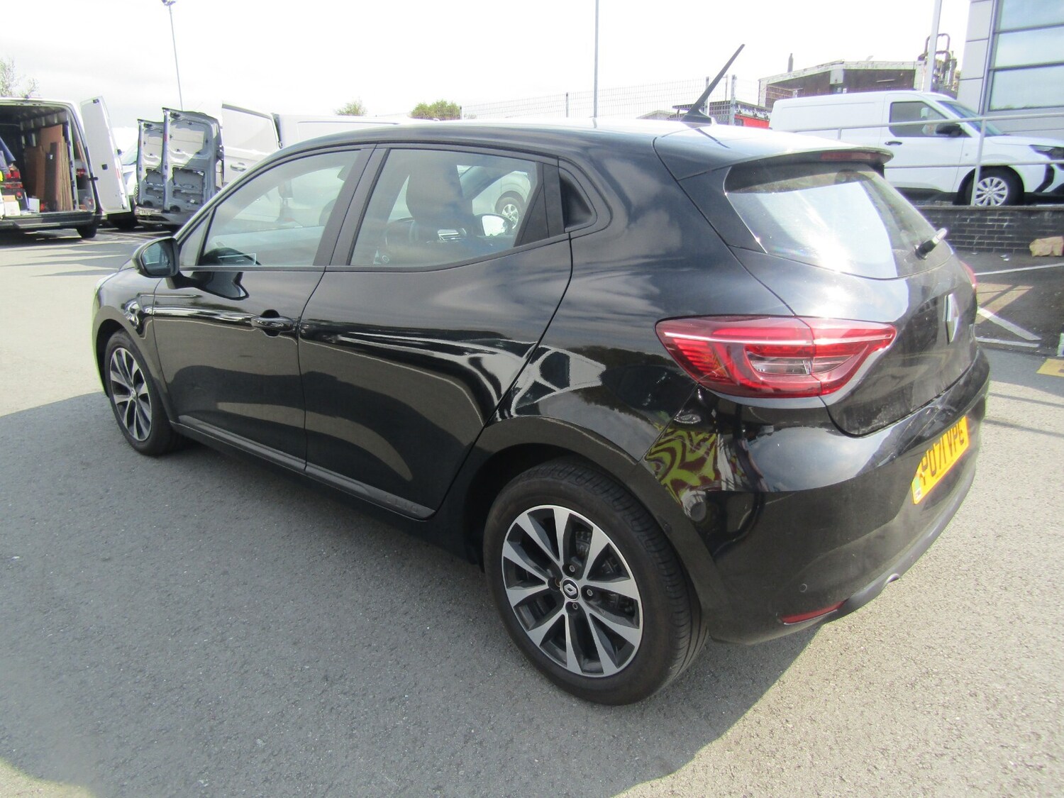 Used Renault Clio 2021 for sale - 76276398: Photo 5
