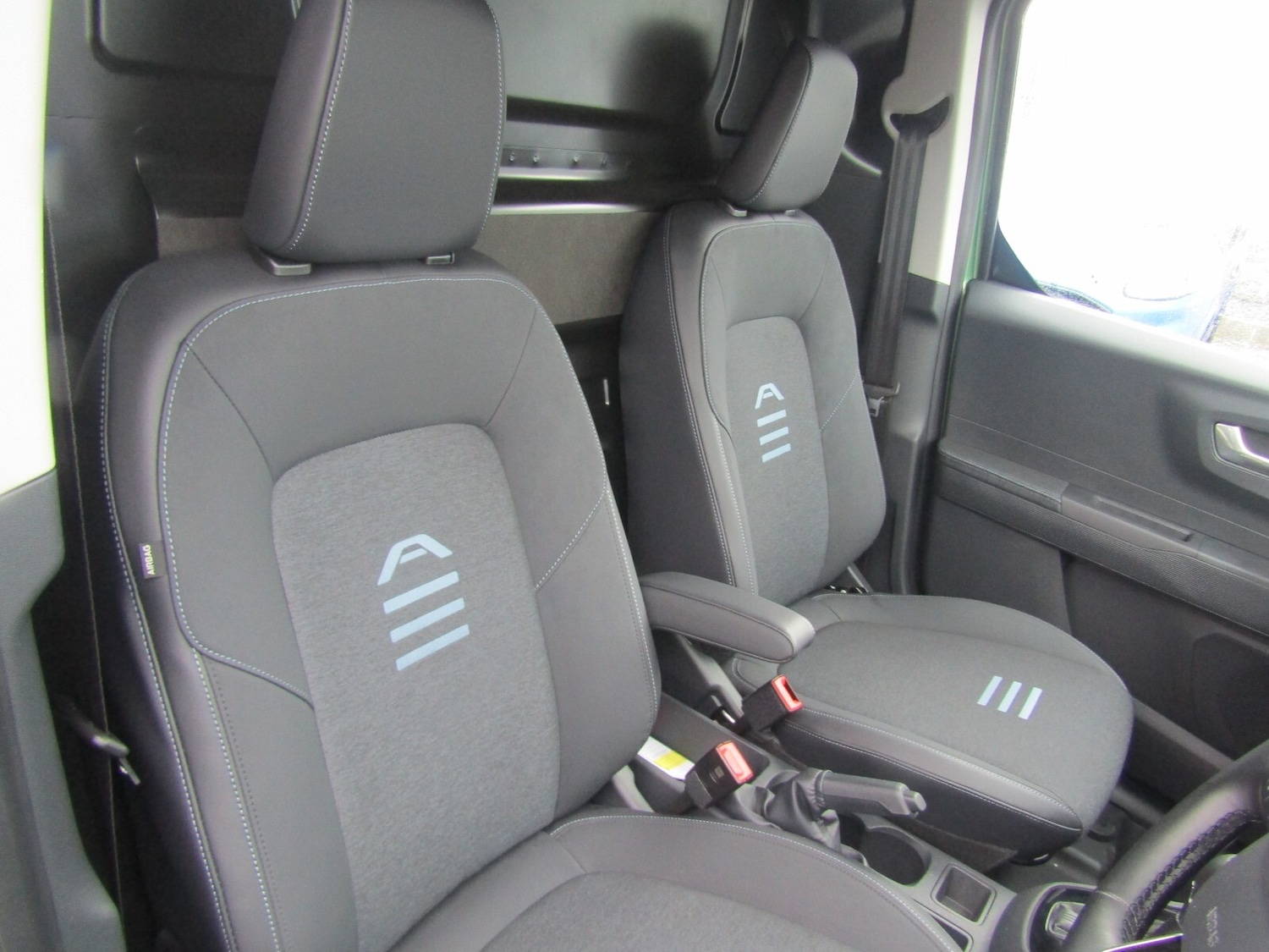 Used Ford Transit Courier 2024 for sale - 76276235: Photo 19