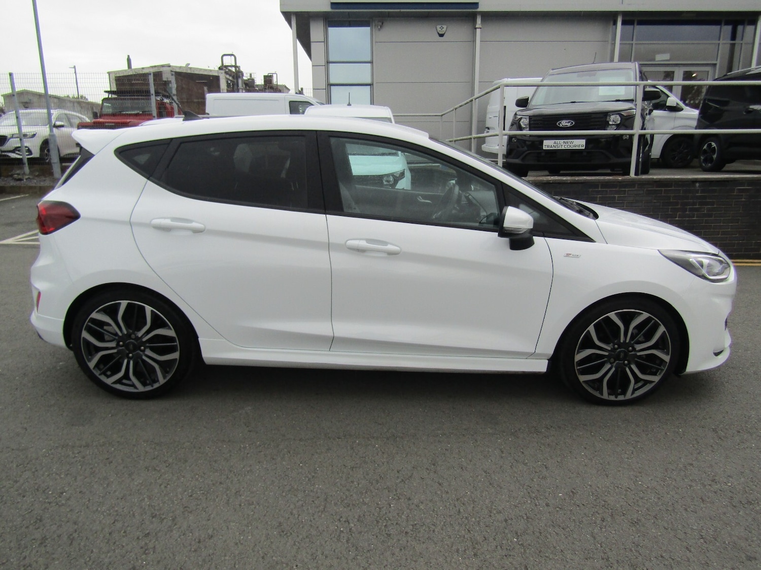 Used Ford Fiesta 2023 for sale - 76276327: Photo 2