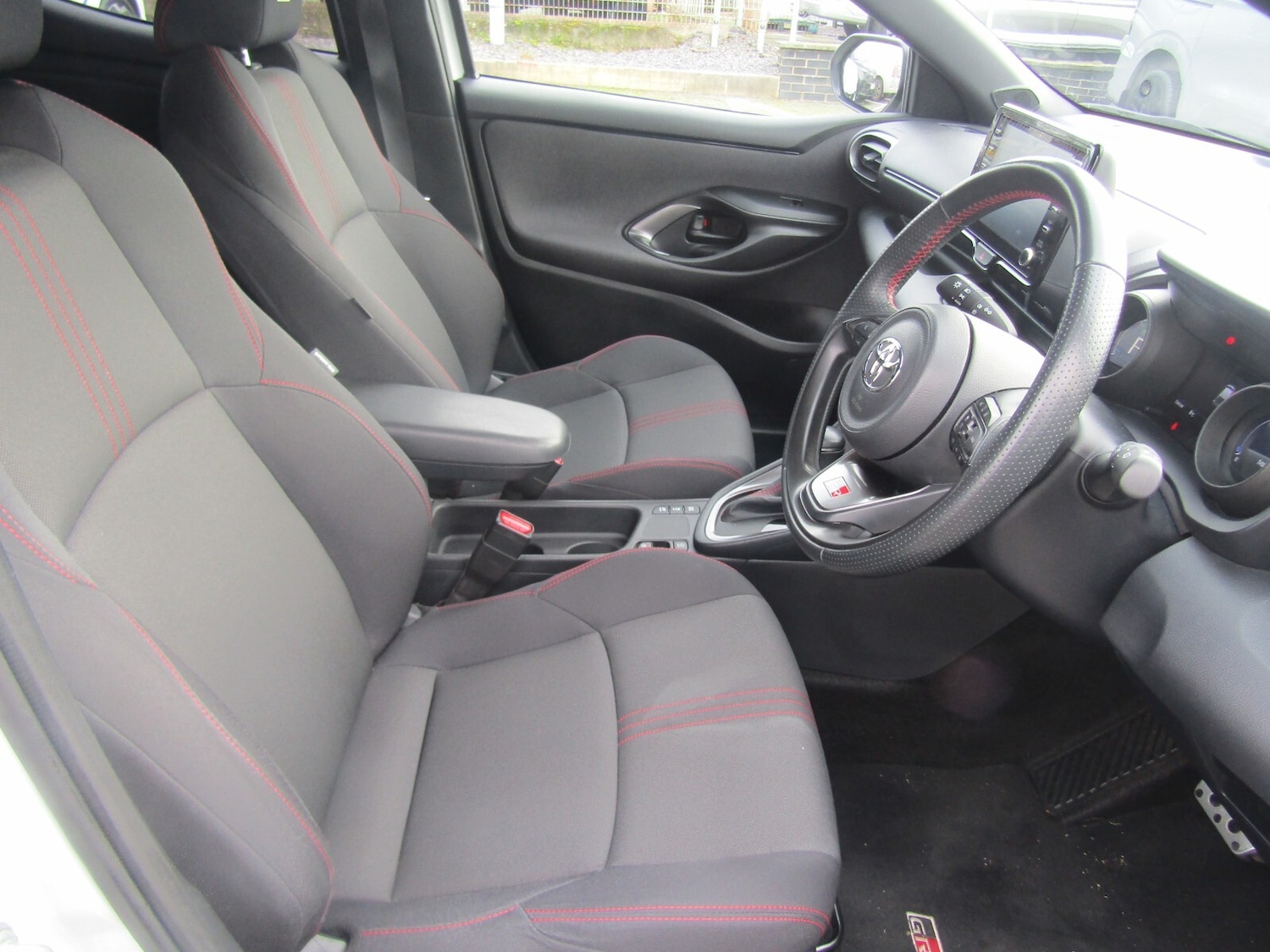 Used Toyota Yaris 2023 for sale - 76704330: Photo 20