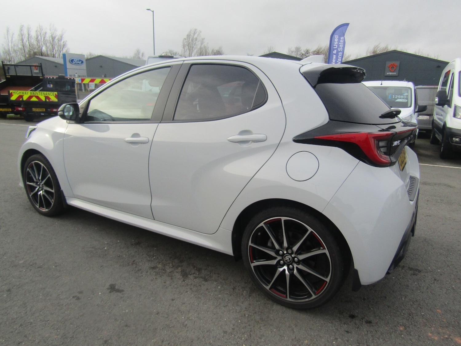 Used Toyota Yaris 2023 for sale - 76704330: Photo 38