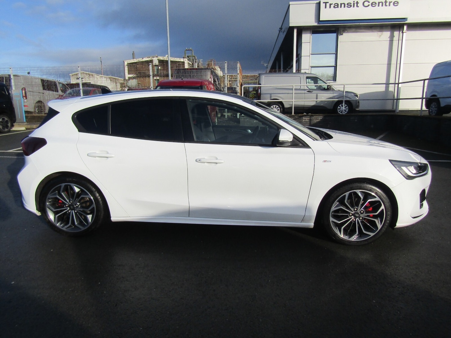 Used Ford Focus 2023 for sale - 77592101: Photo 2