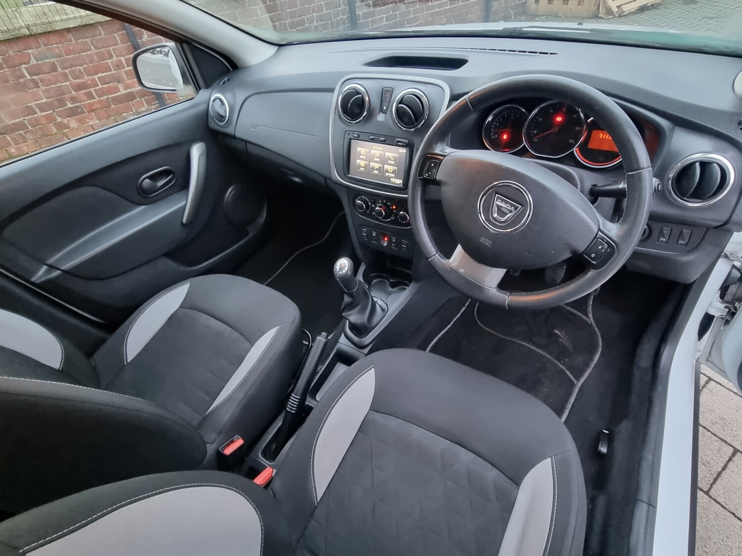 Used Dacia Sandero Stepway 2015 for sale - 77643252: Photo 11