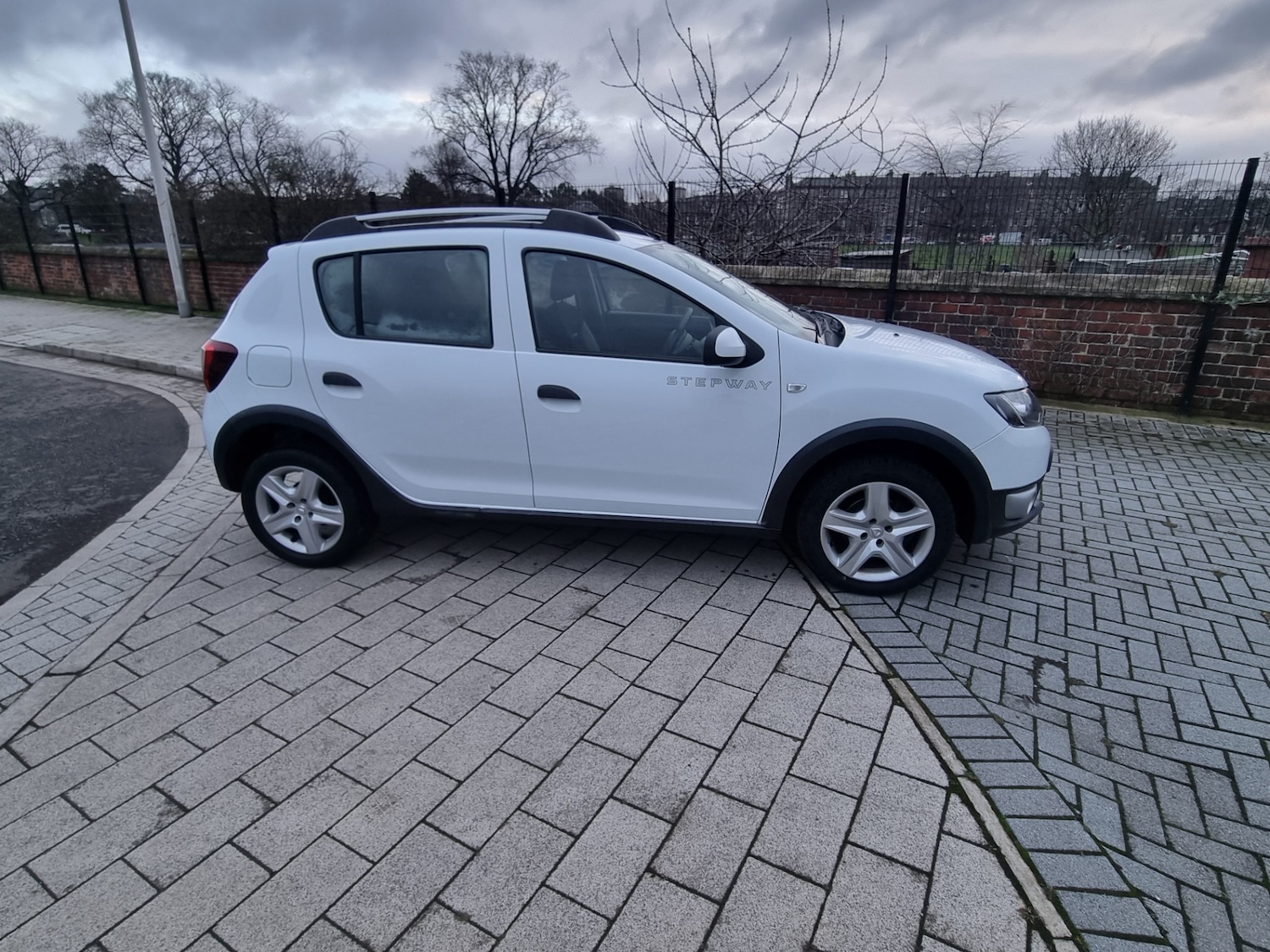 Used Dacia Sandero Stepway 2015 for sale - 77643252: Photo 2