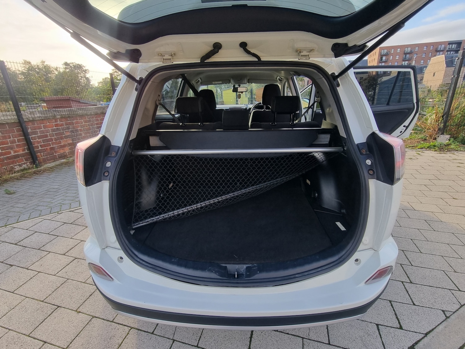 Used Toyota RAV4 2016 for sale - 77398710: Photo 10