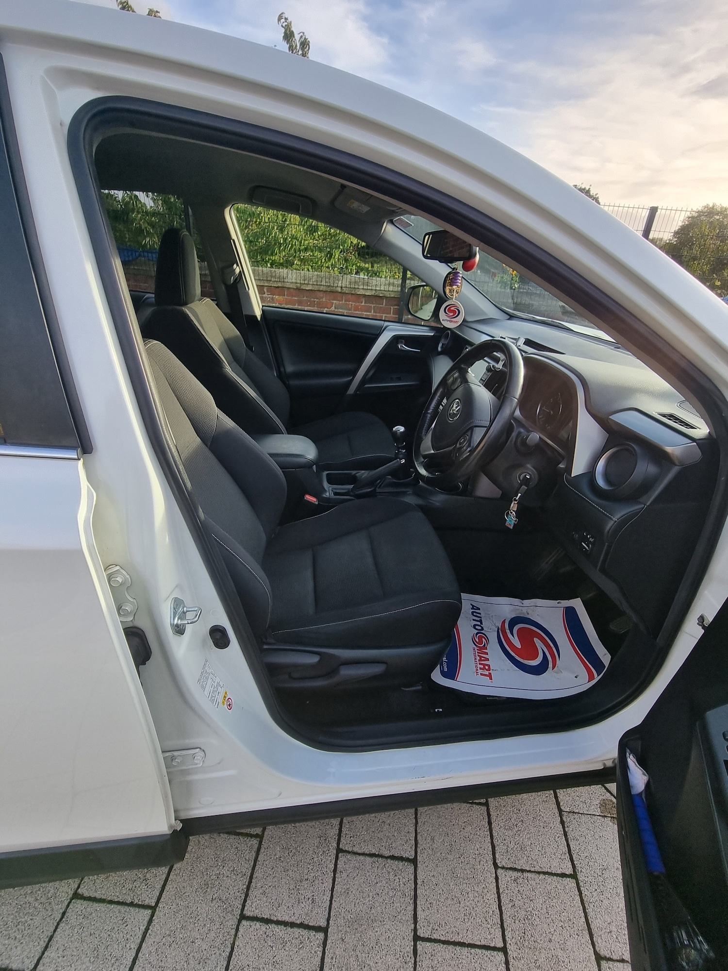 Used Toyota RAV4 2016 for sale - 77398710: Photo 11