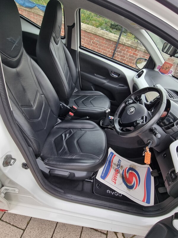 Used Toyota AYGO 2015 for sale - 76178150: Photo 11