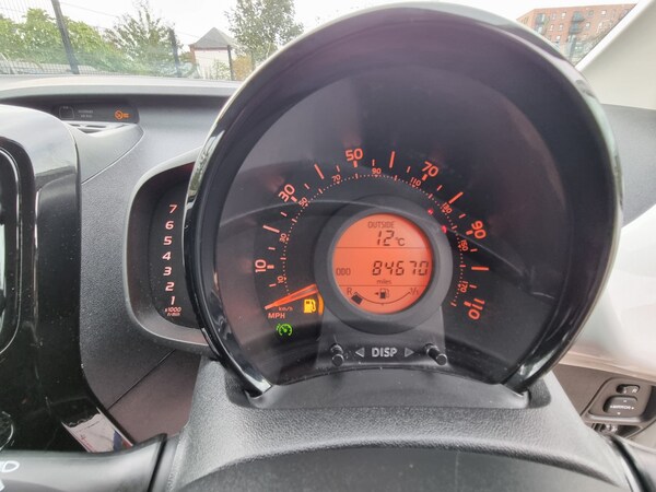 Used Toyota AYGO 2015 for sale - 76178150: Photo 13