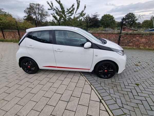 Used Toyota AYGO 2015 for sale - 76178150: Photo 2