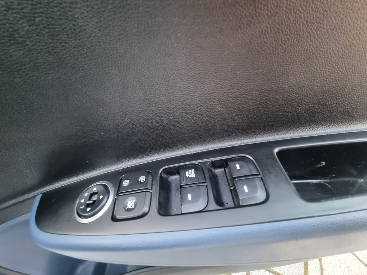 Used Hyundai i10 2015 for sale - 76404510: Photo 16