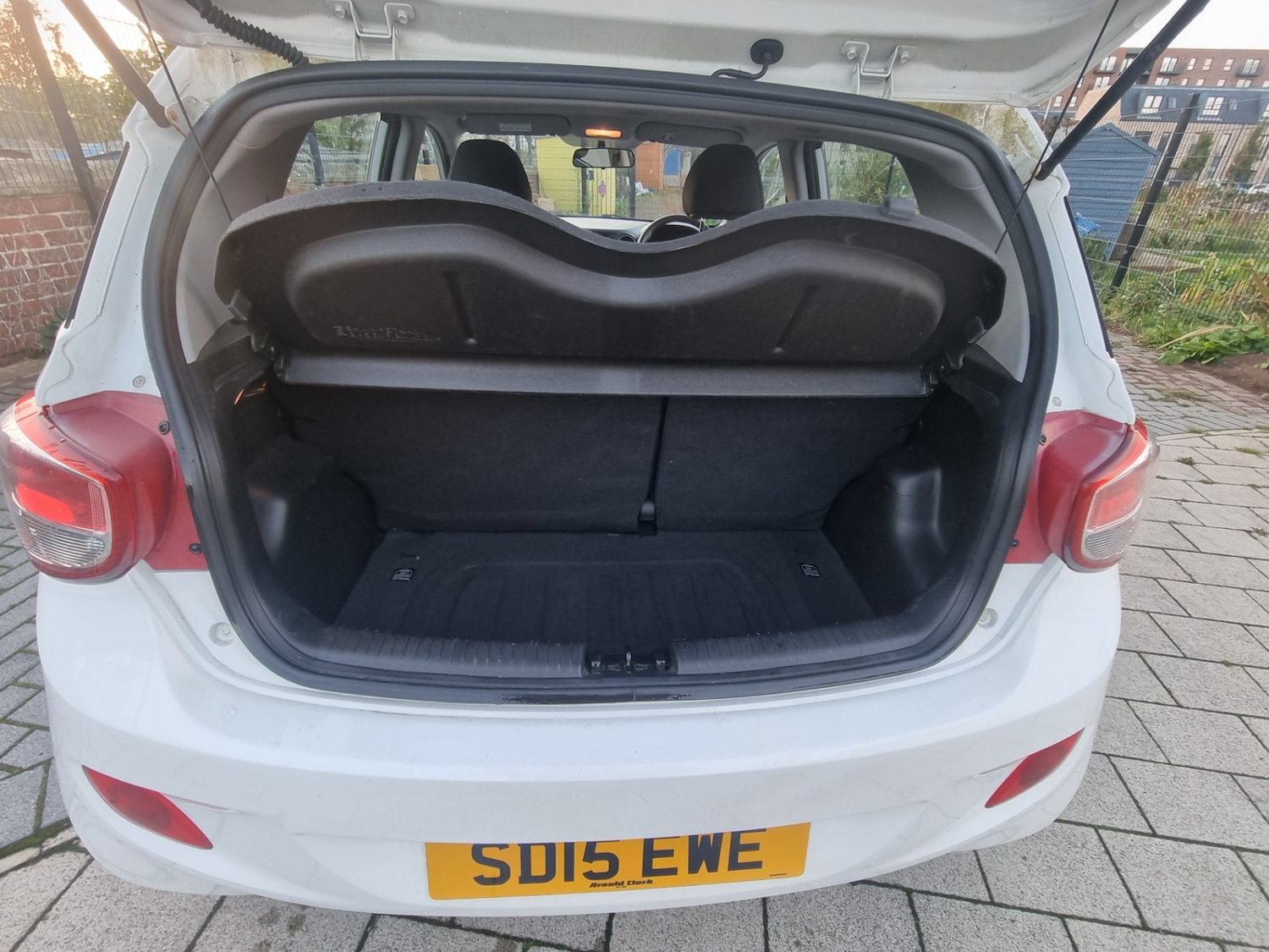 Used Hyundai i10 2015 for sale - 76404510: Photo 17