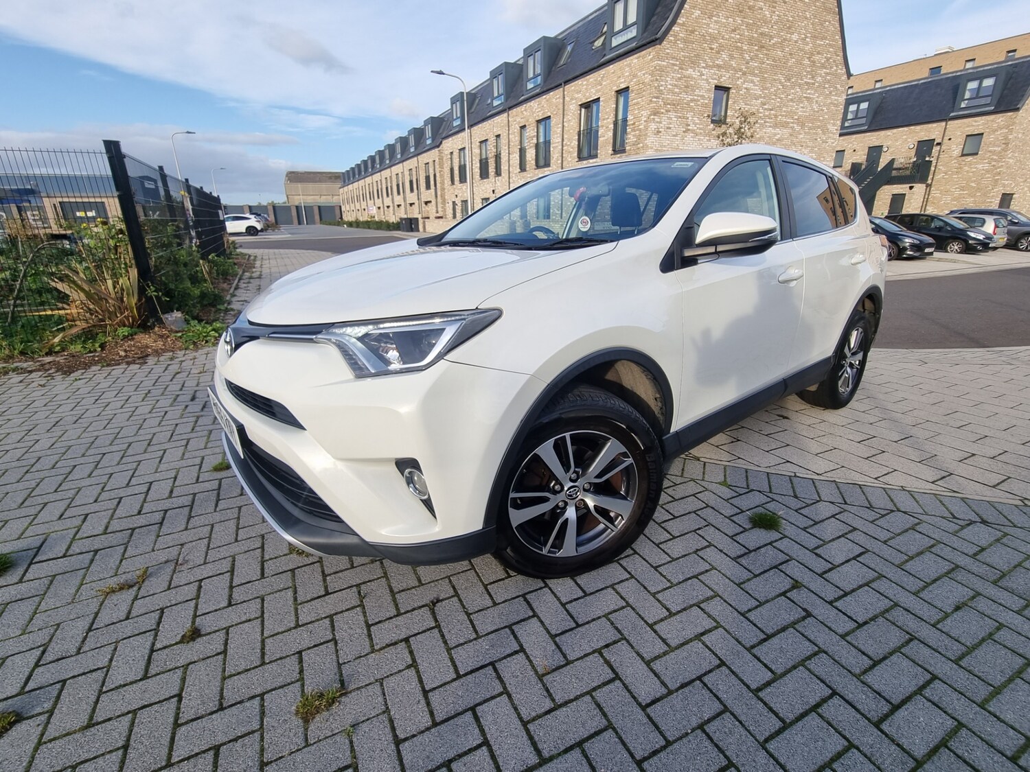 Used Toyota RAV4 2016 for sale - 75987074: Photo 4