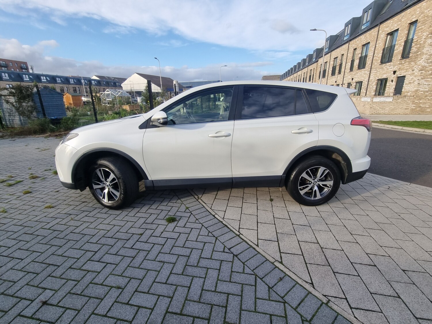 Used Toyota RAV4 2016 for sale - 75987074: Photo 5