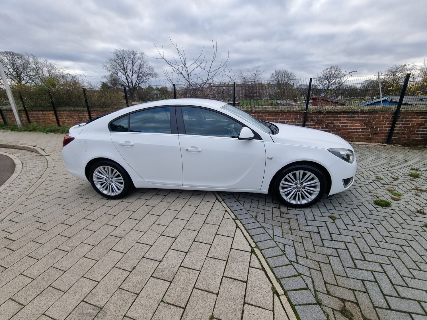 Used Vauxhall Insignia 2016 for sale - 76594761: Photo 1